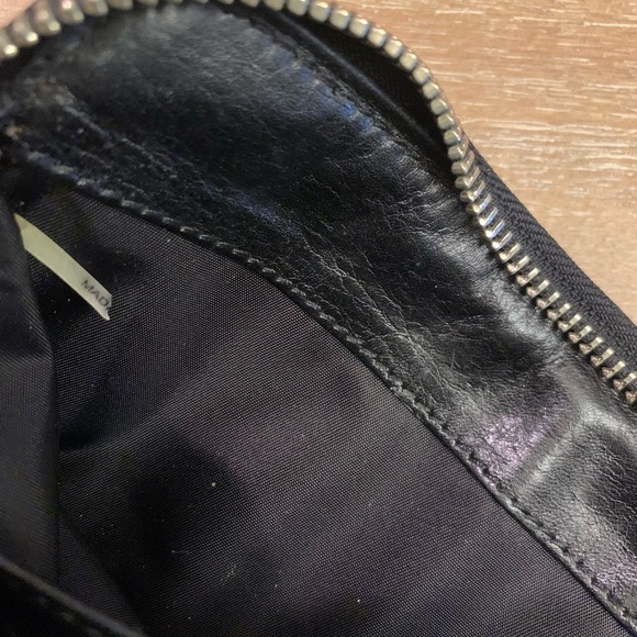 Tory Burch Black Leather Wallet with Silver Detail - Picture 8 of 10